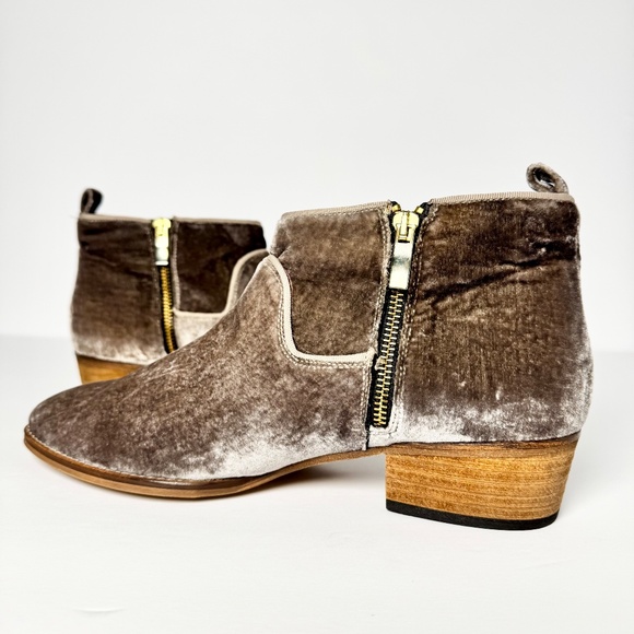 Sundance x Sixty Seven Velvet Pointed Toe Ankle Boot Sz 10.5 US / 41 EU - Picture 2 of 9
